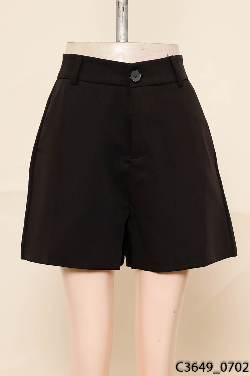 Quần shorts đen