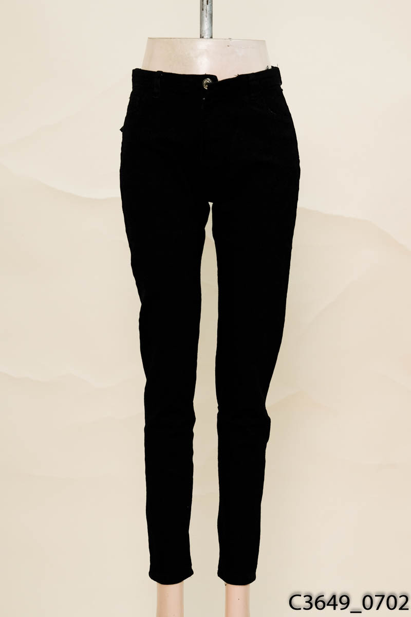 Quần jeans đen New Tags