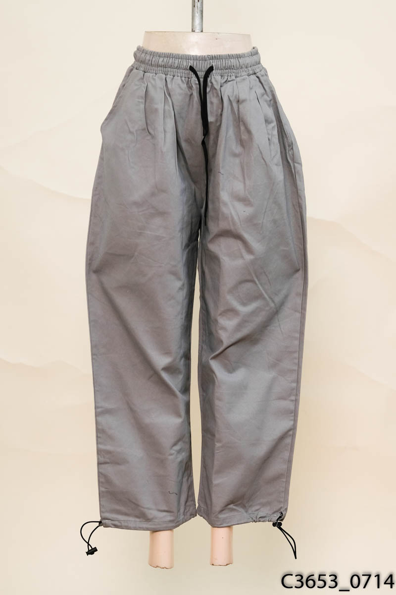 Quần kaki xám ống rộng