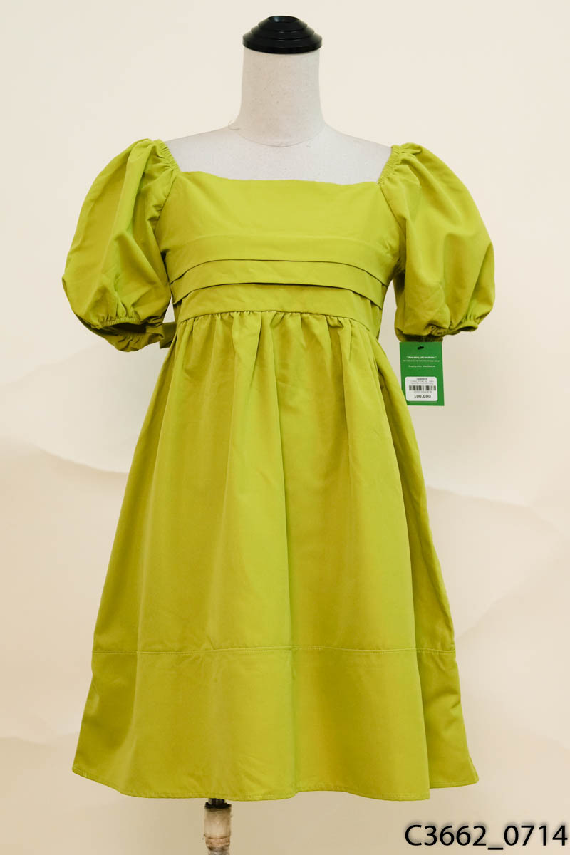 Đầm xanh bo chun cổ vuông