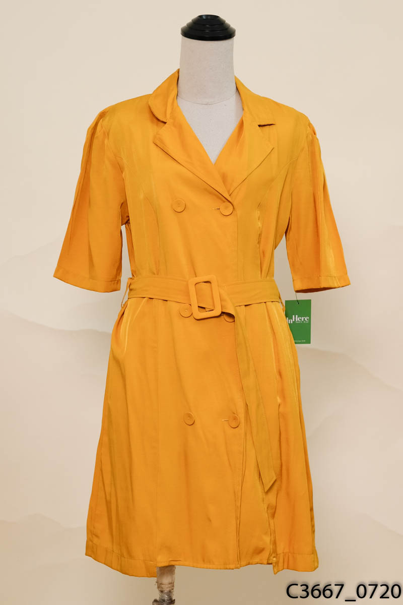 Đầm vàng cổ vest suông kèm đai New Tags