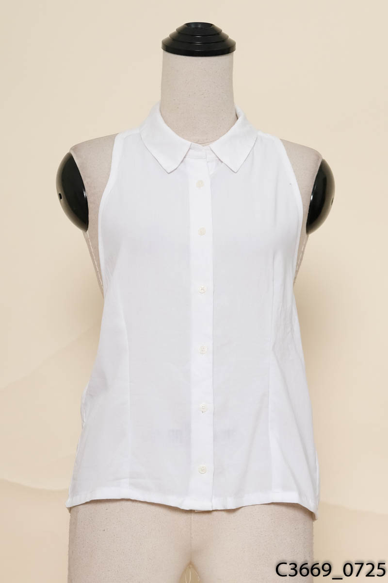 Áo trắng cổ yếm hở lưng Uniqlo