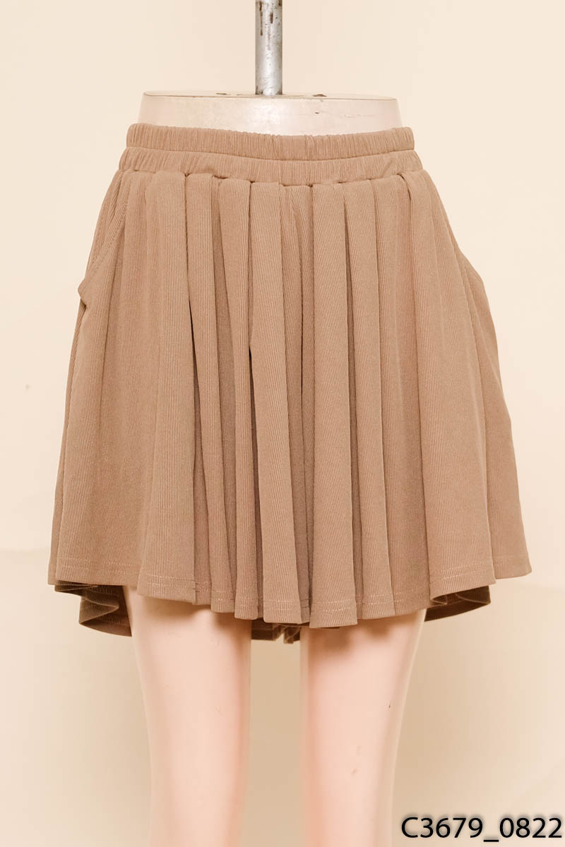 Quần shorts nâu