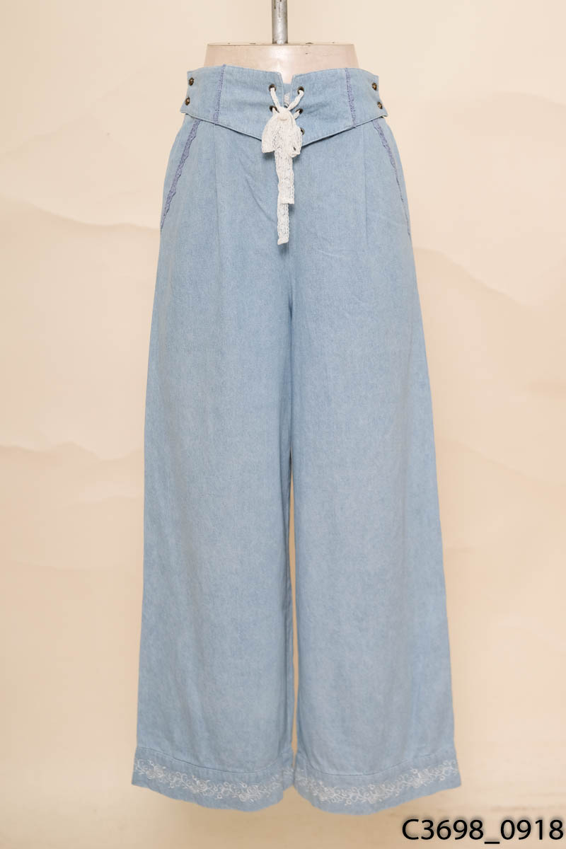 Quần jeans xanh ống rộng