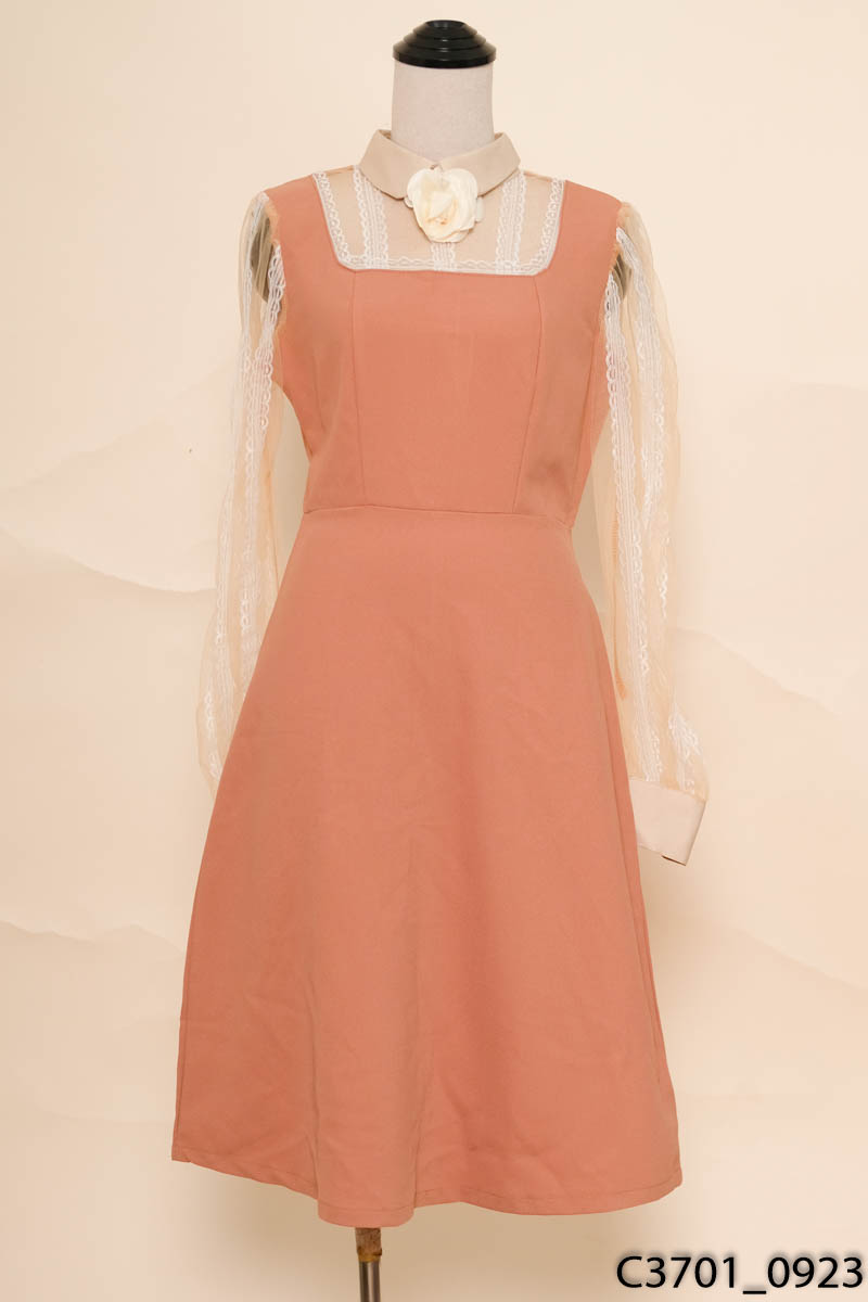 K BOUTIQUE - Đầm nâu phối lưới ren New Tags