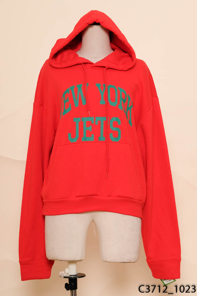 Áo hoodie đỏ họa tiết