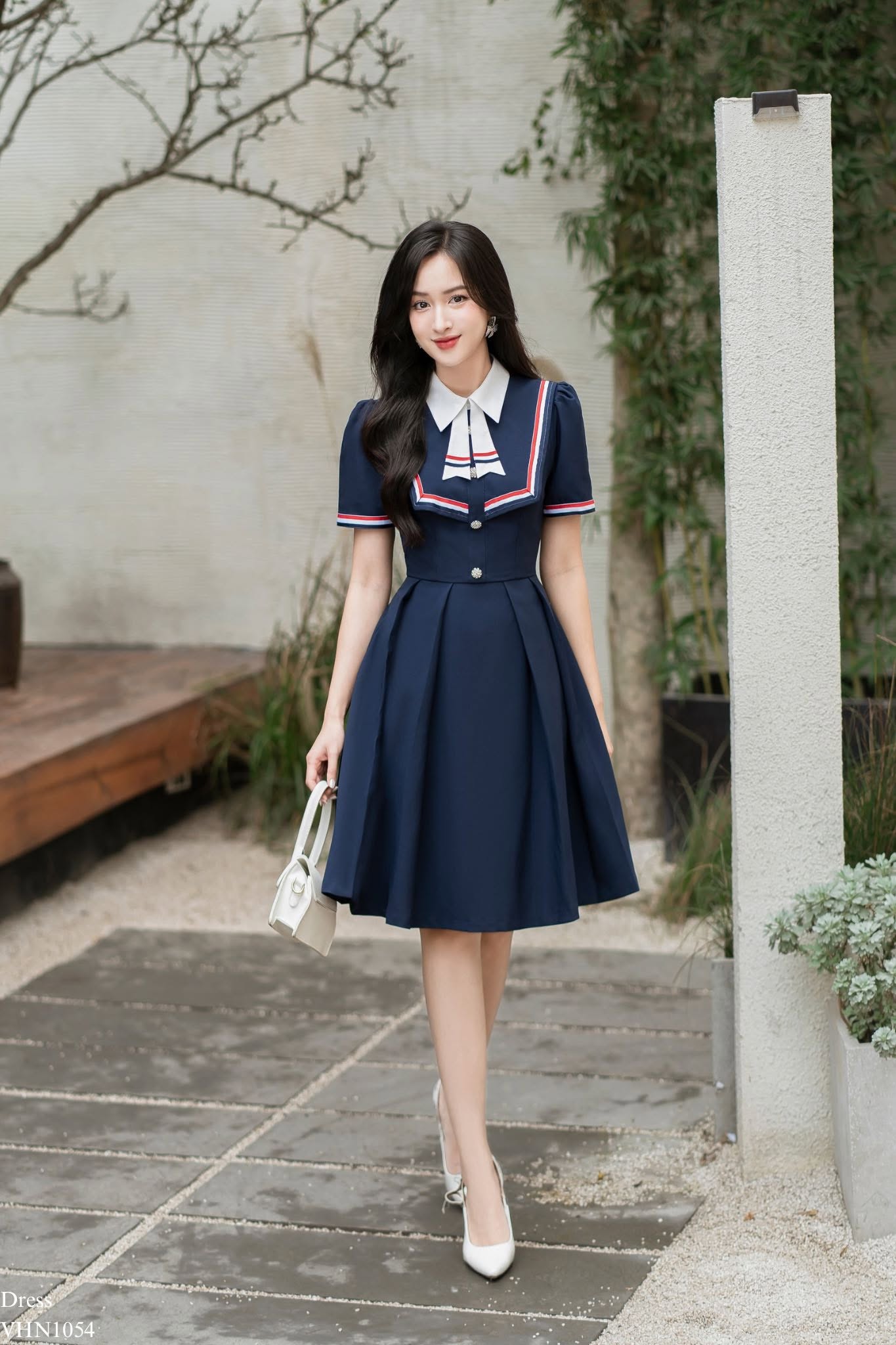 Đầm xanh cổ trắng cộc tay Tiin