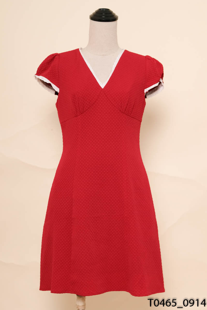 Đầm đỏ cổ V Adore Dress
