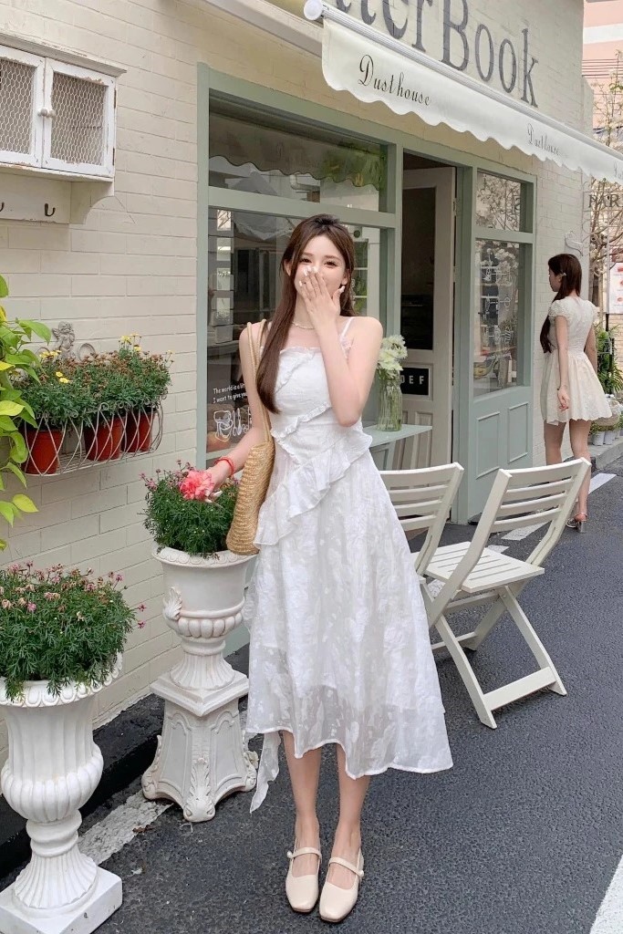 Đầm 2 dây trắng New Tags