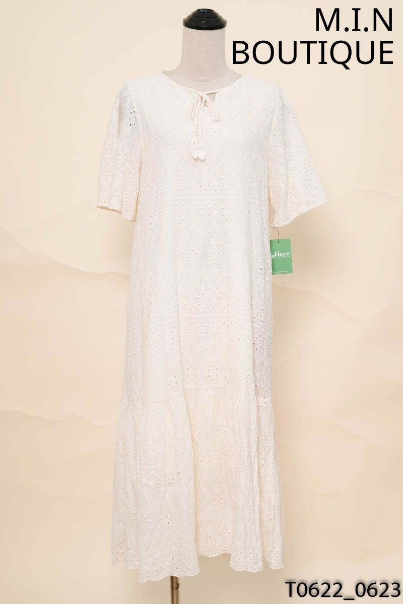 M.I.N BOUTIQUE- Đầm ren be họa tiết thêu
