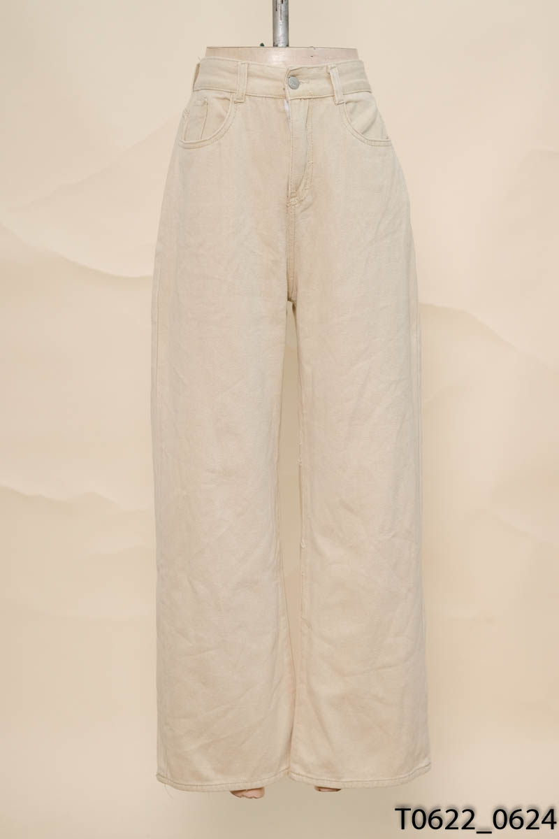 Quần kaki be ống suông