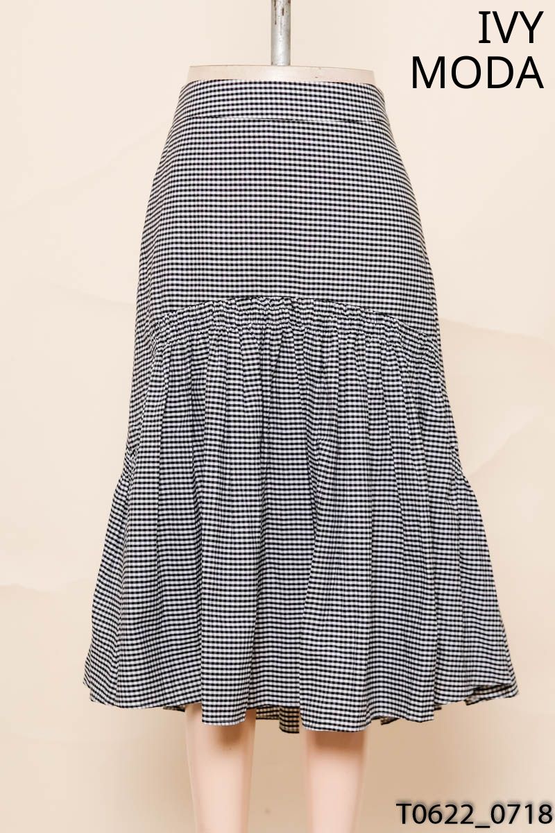 Chân váy kẻ caro đen trắng ivy moda