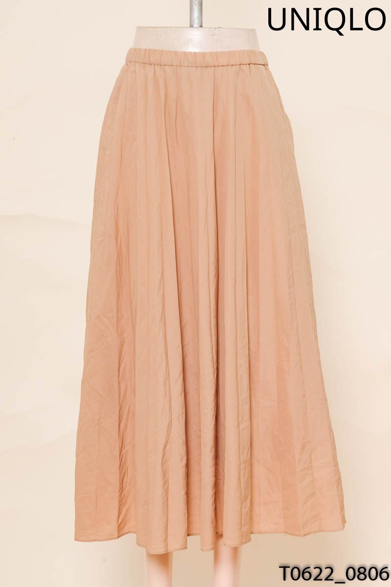 Chân váy be nâu xếp ly Uniqlo