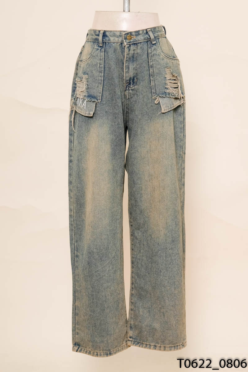 Quần jeans xanh ống rộng