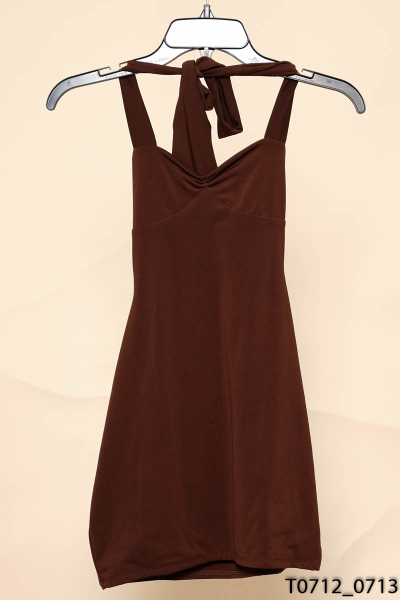 Đầm nâu cổ yếm New Tags