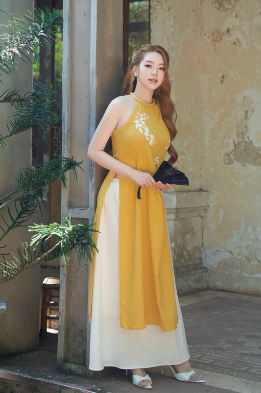 T0922_04096_82 _ Set áo dài vàng cổ yếm + Chân váy dài trắng