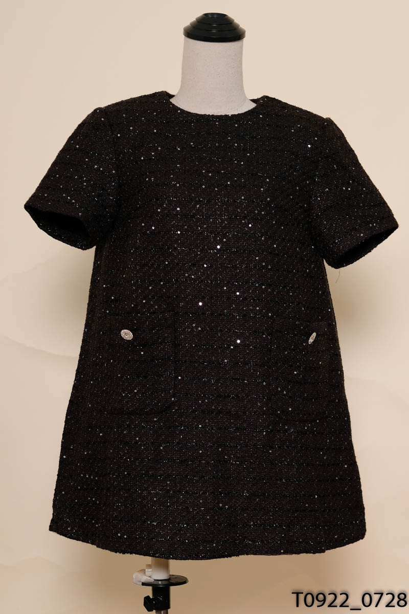 Đầm đen dạ tweed suông đính kim sa