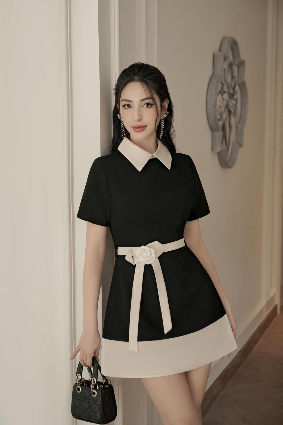 GRUSEE - Đầm đen phối trắng cộc tay