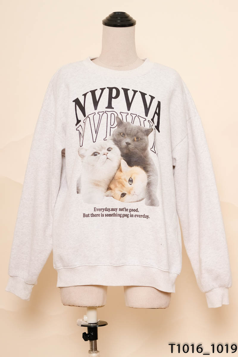 Áo sweater xám họa tiết