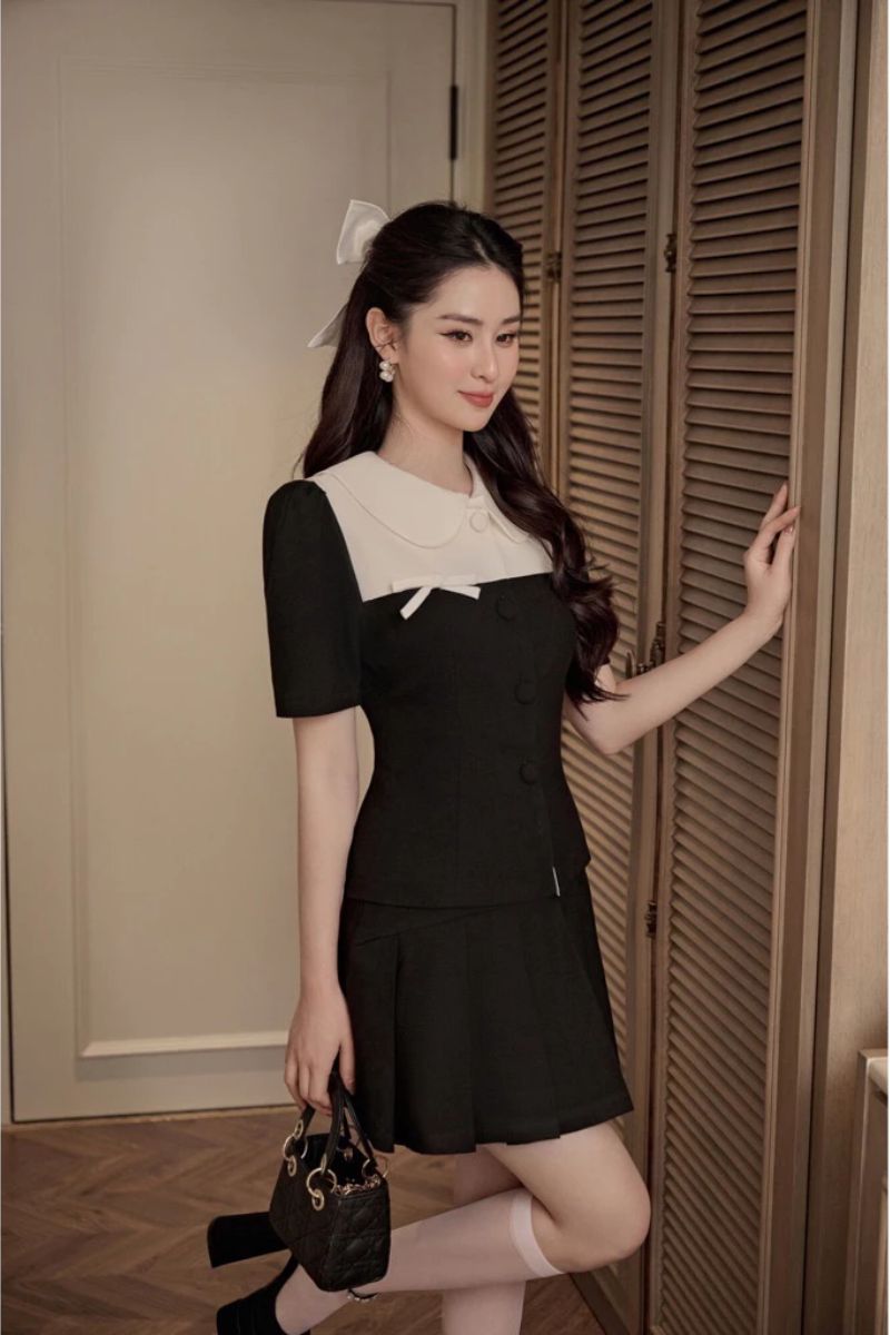 T1587_07296_31 _ JOIE DES ROSES - Áo đen phối trắng đính nơ