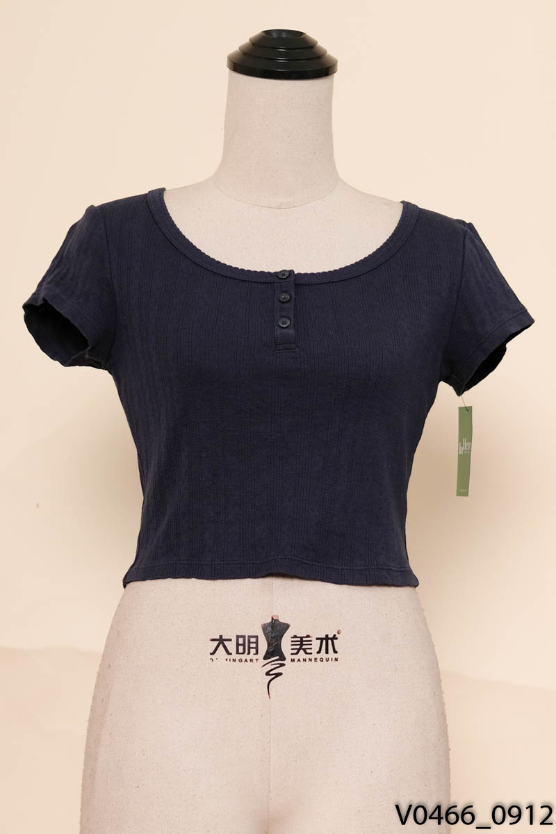 Áo thun xanh Uniqlo