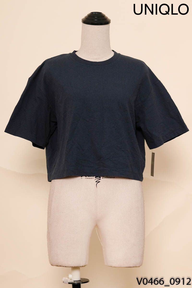 Áo thun xanh Uniqlo