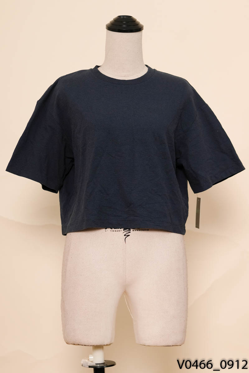 Áo thun xanh Uniqlo