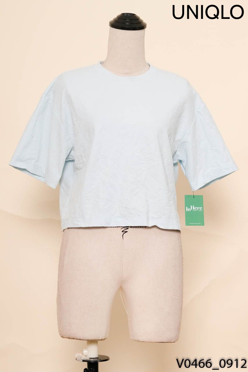 Áo thun xanh nhạt Uniqlo