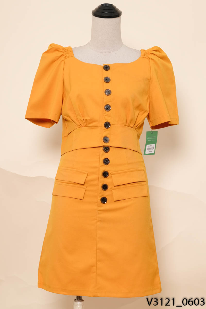 Set áo croptop+chân váy vàng cam