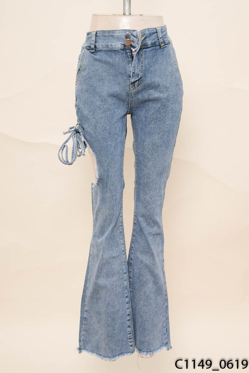 Quần jeans xanh ống loe tua dua New Tags