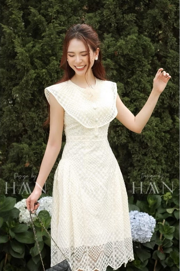 HAAN DESIGN- Đầm ren be cúc bọc New Tags