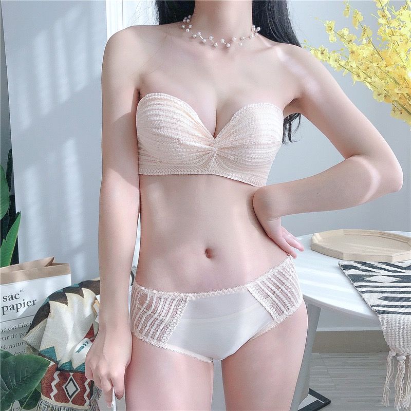 ÁO NGỰC ĐỆM BÀN TAY NÂNG NGỰC
