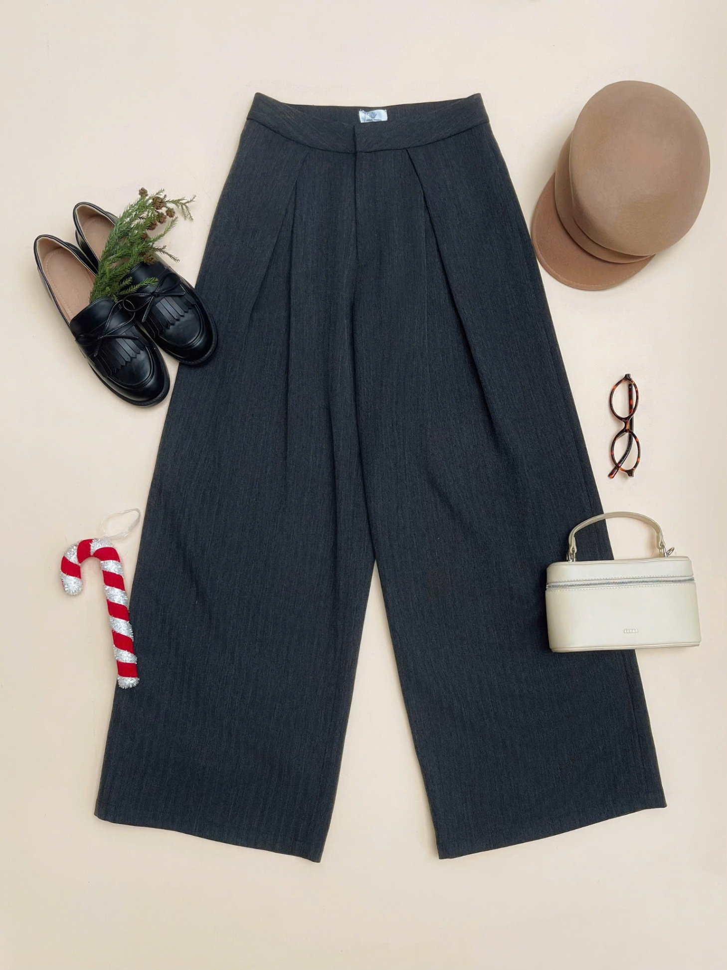 Quần nữ Germe QVNH122502 Anne Pants ống rộng,ly xếp chồng thân trước HC25Q10(Y)
