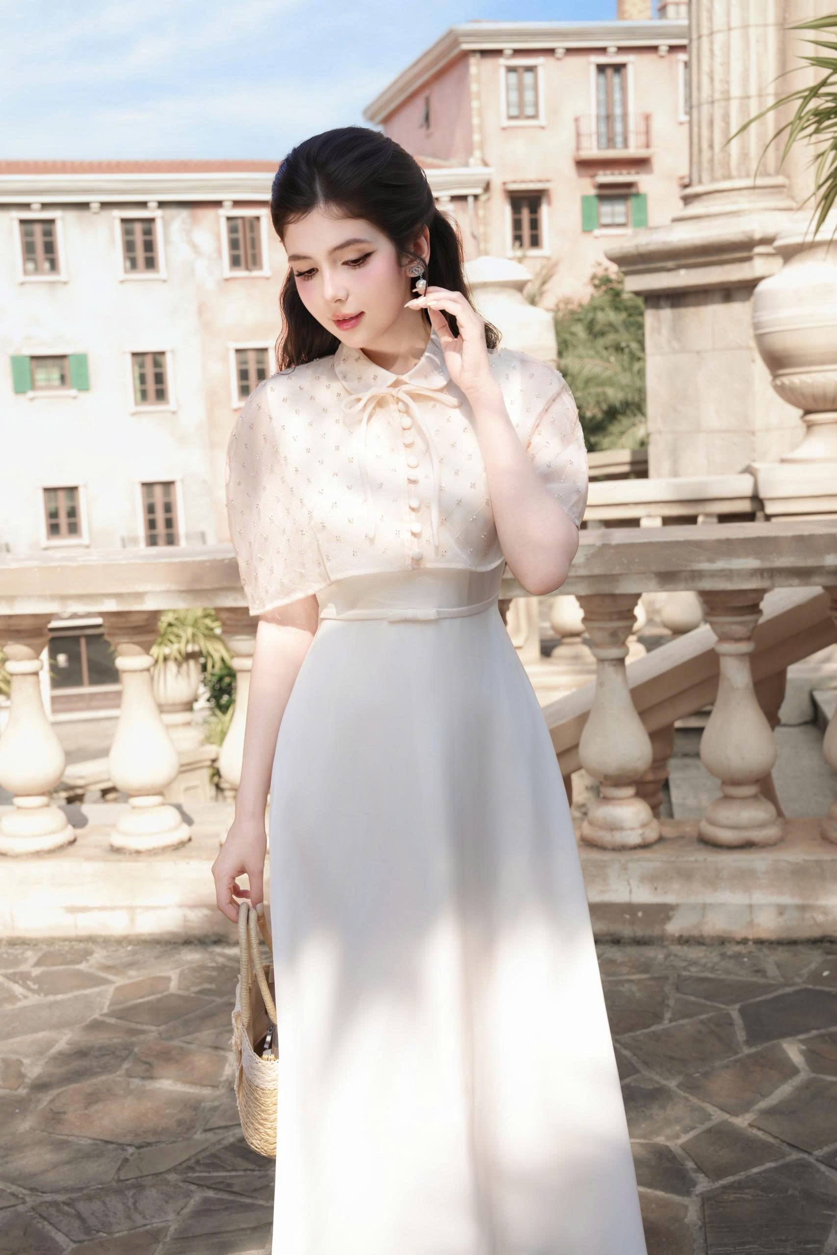 Áo choàng nữ Germe AVNH042601 Yumy Cape cúc bọc,chất liệu ren lưới đính cườm HC26V67(Y)