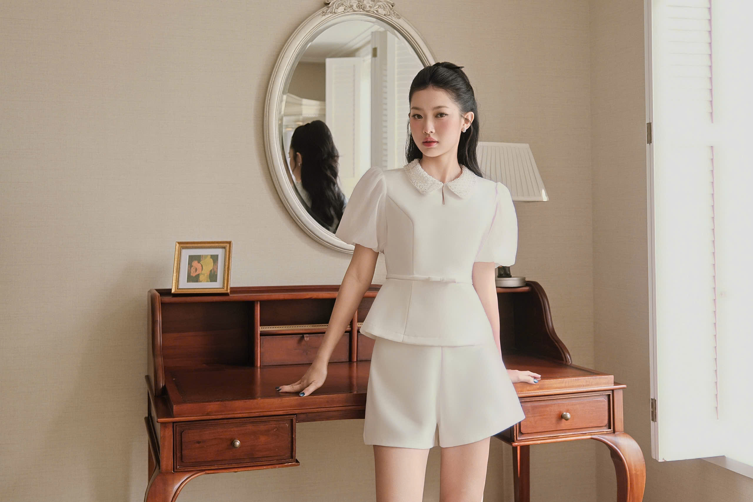 Áo nữ Germe AVNH032605 Prince Top cổ sen ren đá,tay bồng,phối đai eo HB26B26(Y)