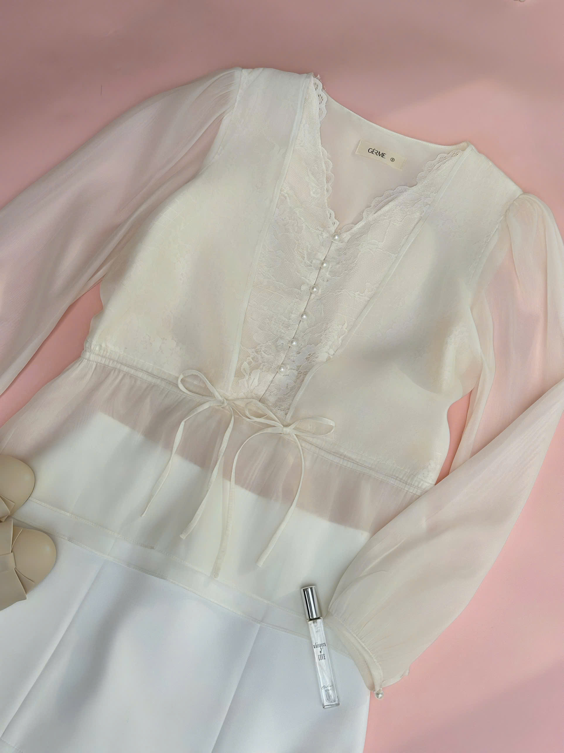 Áo nữ Germe AVNT102601 Dailan Shirt dài tay tơ phối ren thắt eo nhẹ TC26A16(Y)