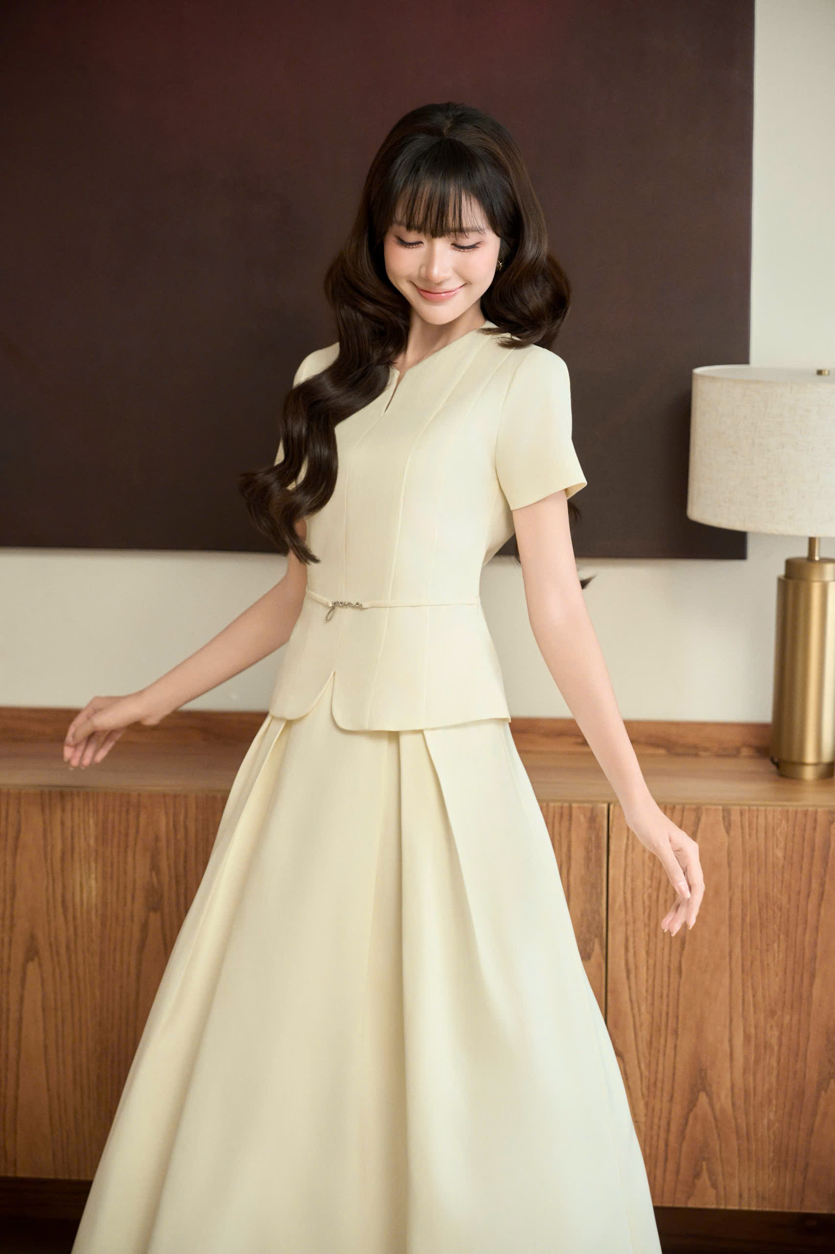 Áo nữ Gerrme AVNT062601 Belove Top dáng peplum,cổ xẻ v,thắt đai eo đính logo TC26B07(Y)