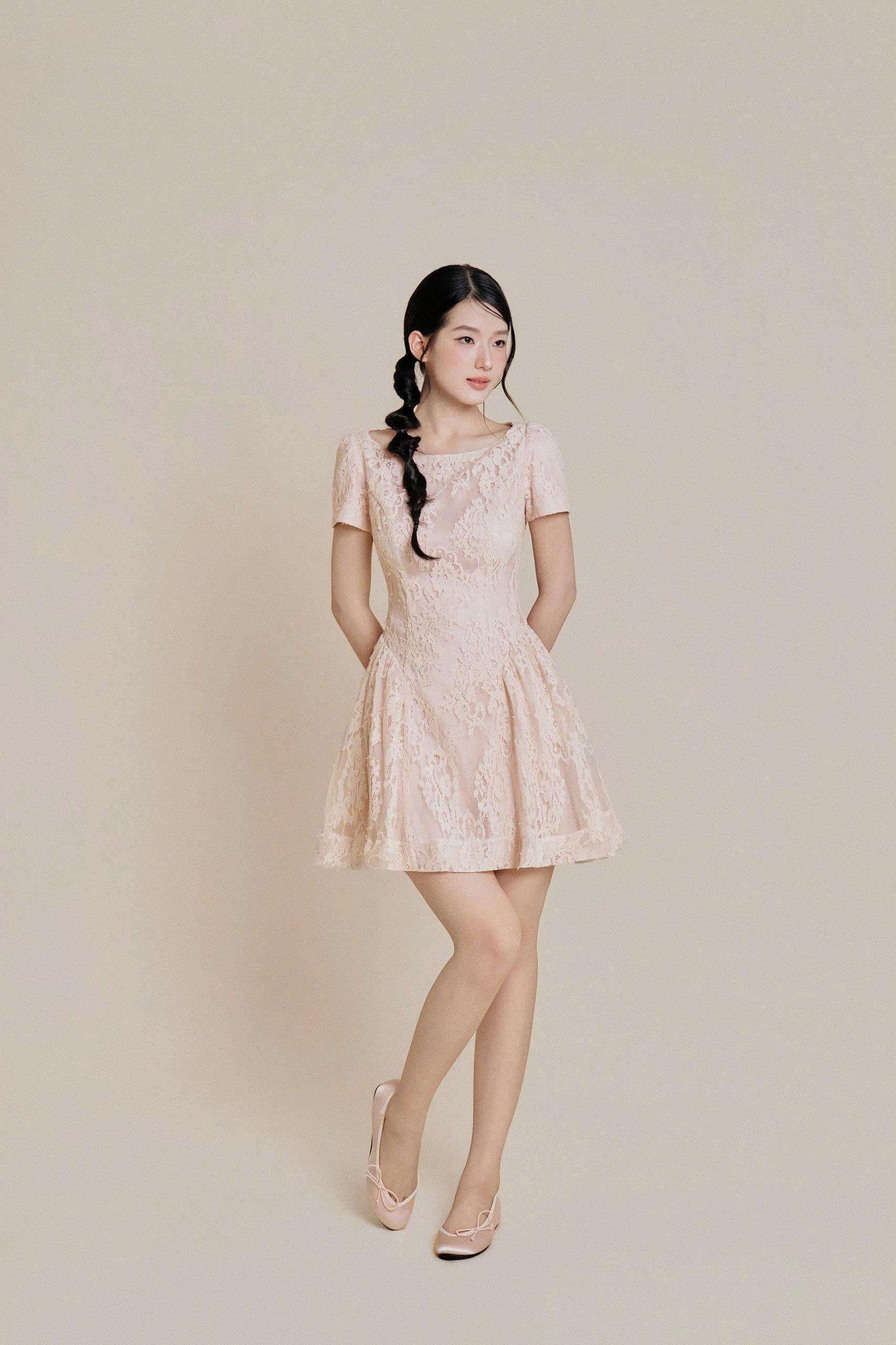 Váy nữ Germe VVNH082607 Valy Dress cổ thuyền,dáng ngắn,chất liệu ren HB26V46(Y)