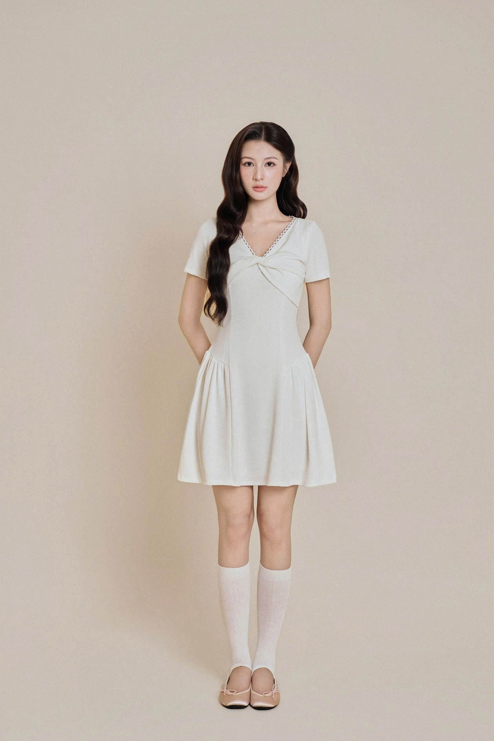 Váy nữ Germe VVNH082609 Sachi Dress cổ v xoắn ngực,chất liệu thun,dúm 2 bên sườn HC26V50(Y)