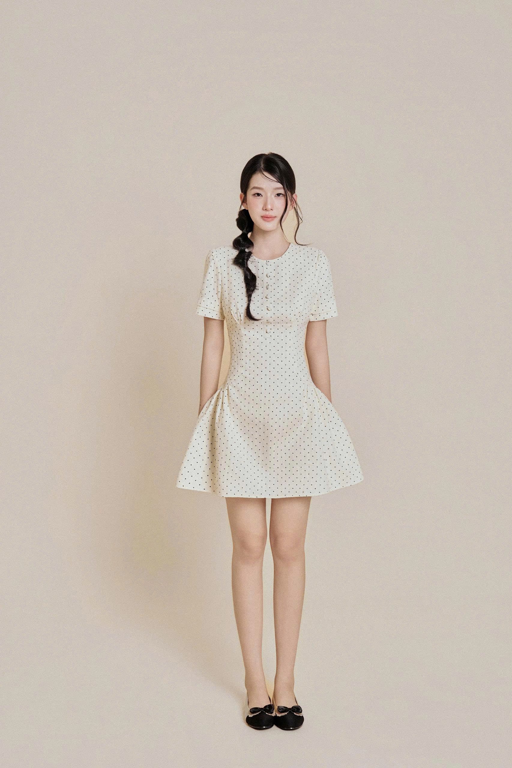 Váy nữ Germe VVNT082604 Dilian Dress cổ tròn,dáng ngắn,gập ly gấu tay TB26V53(Y)