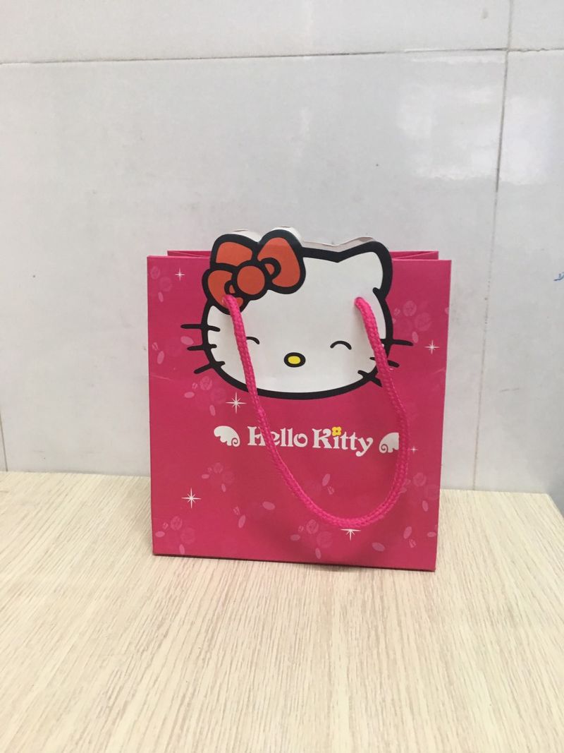 Túi xách giấy Mèo Kitty đỏ 14x15x7