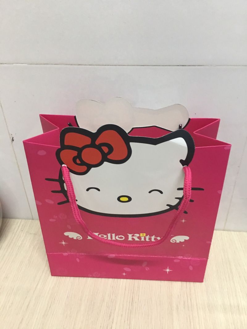 Túi xách giấy Mèo Kitty đỏ 20x20x8