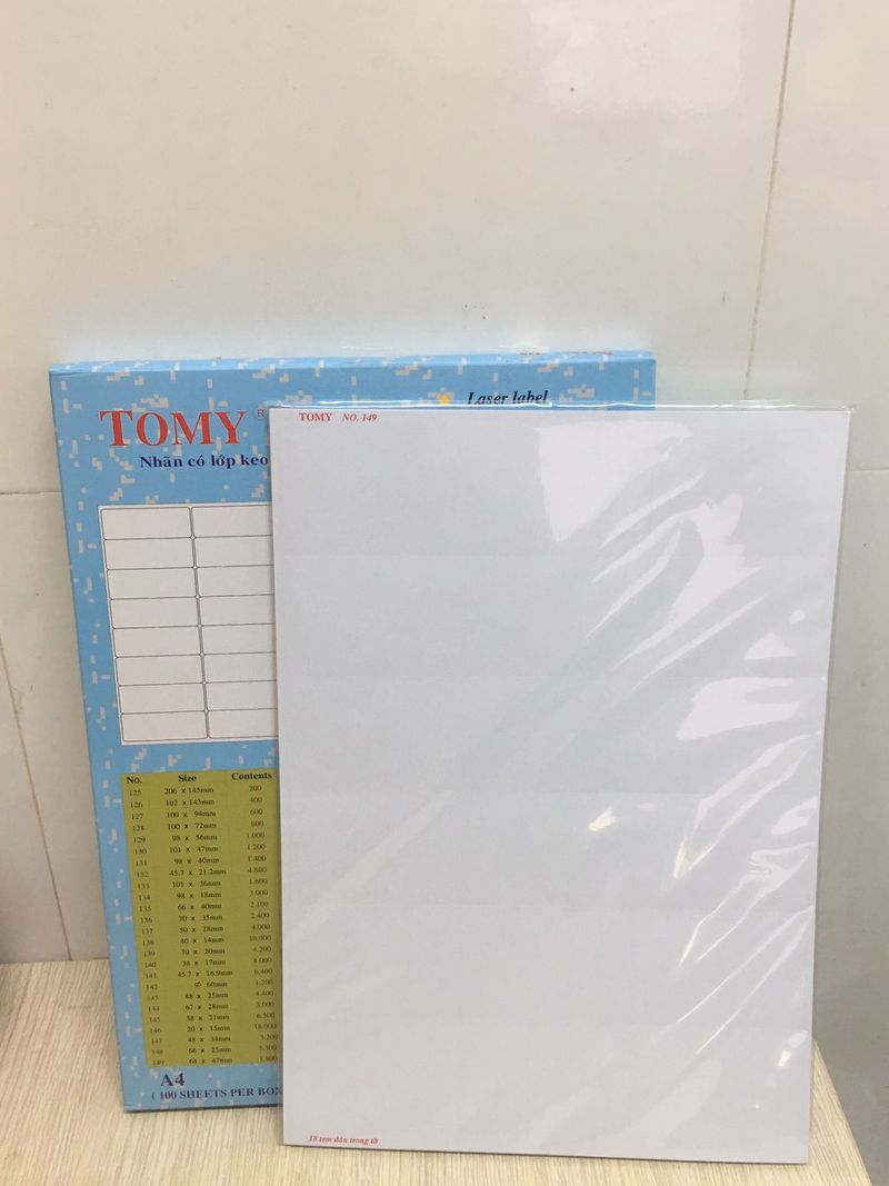 Giấy Tomy A4 No 149 xấp 20 tờ, 18 tem 68x47/ tờ (Hộp 5 xấp)