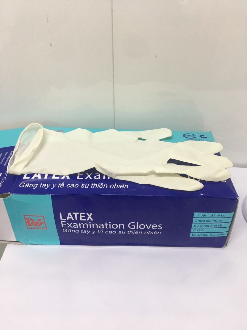 Găng tay cao su y tế có bột Latex hộp 100 cái