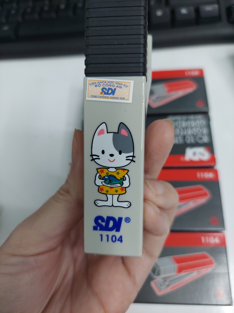 Bấm đinh số 10 SDI 1104