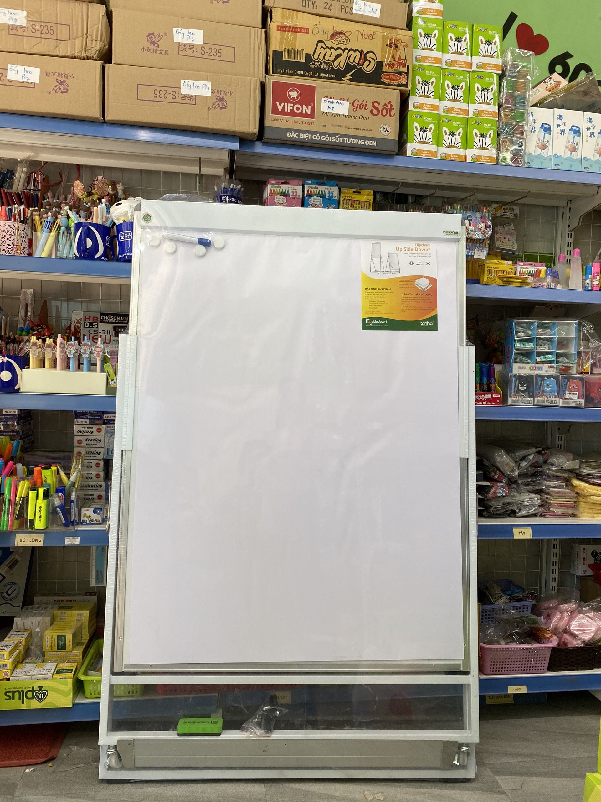 Bảng flipchart 90x120 chân bánh xe