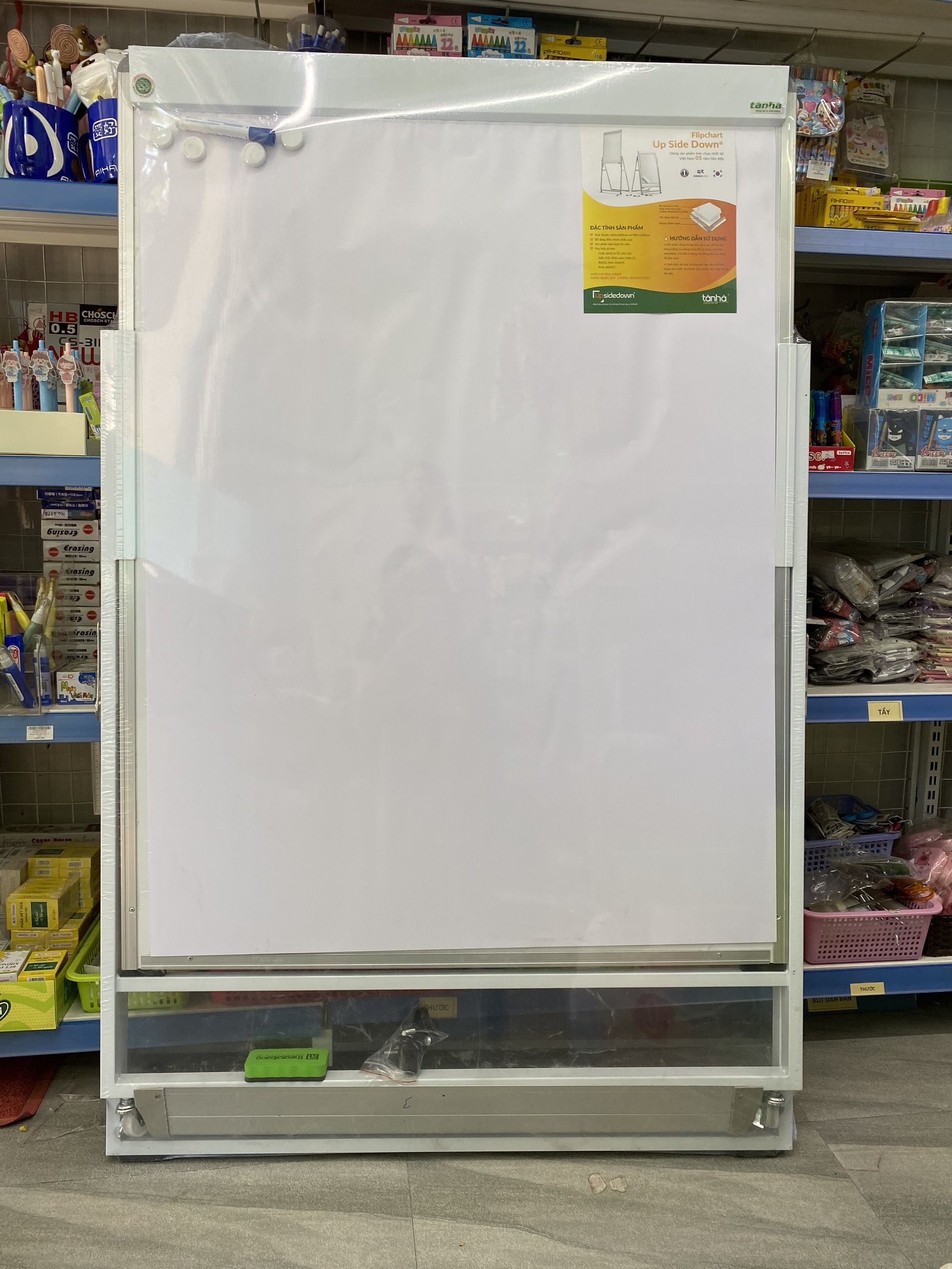 Bảng flipchart 90x120 chân bánh xe