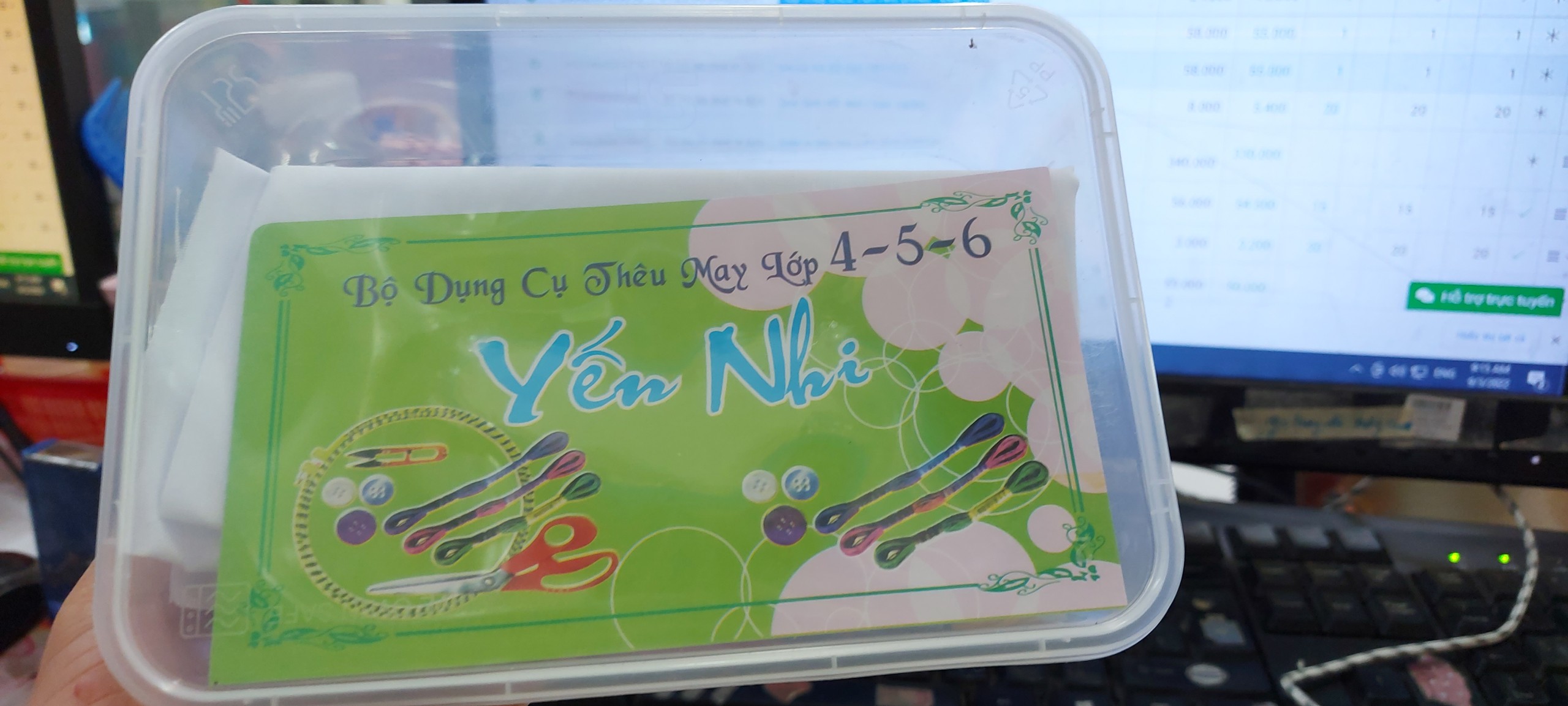 Hộp may thêu Yến Nhi (nhỏ) - Lớp 4,5,6