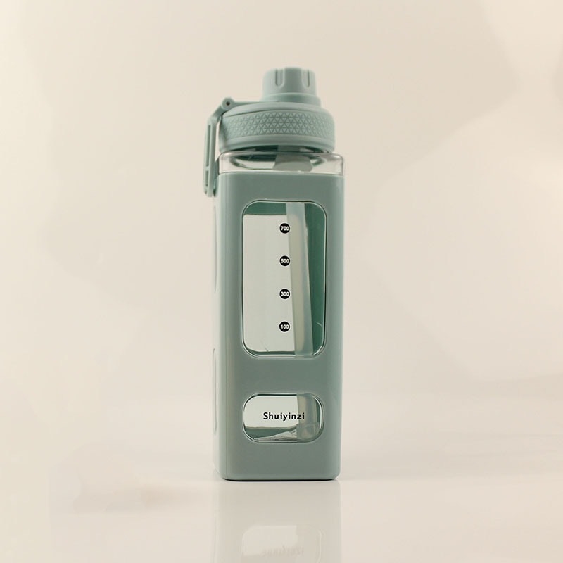 Bình nước vuông 700ml kèm sticker + charm