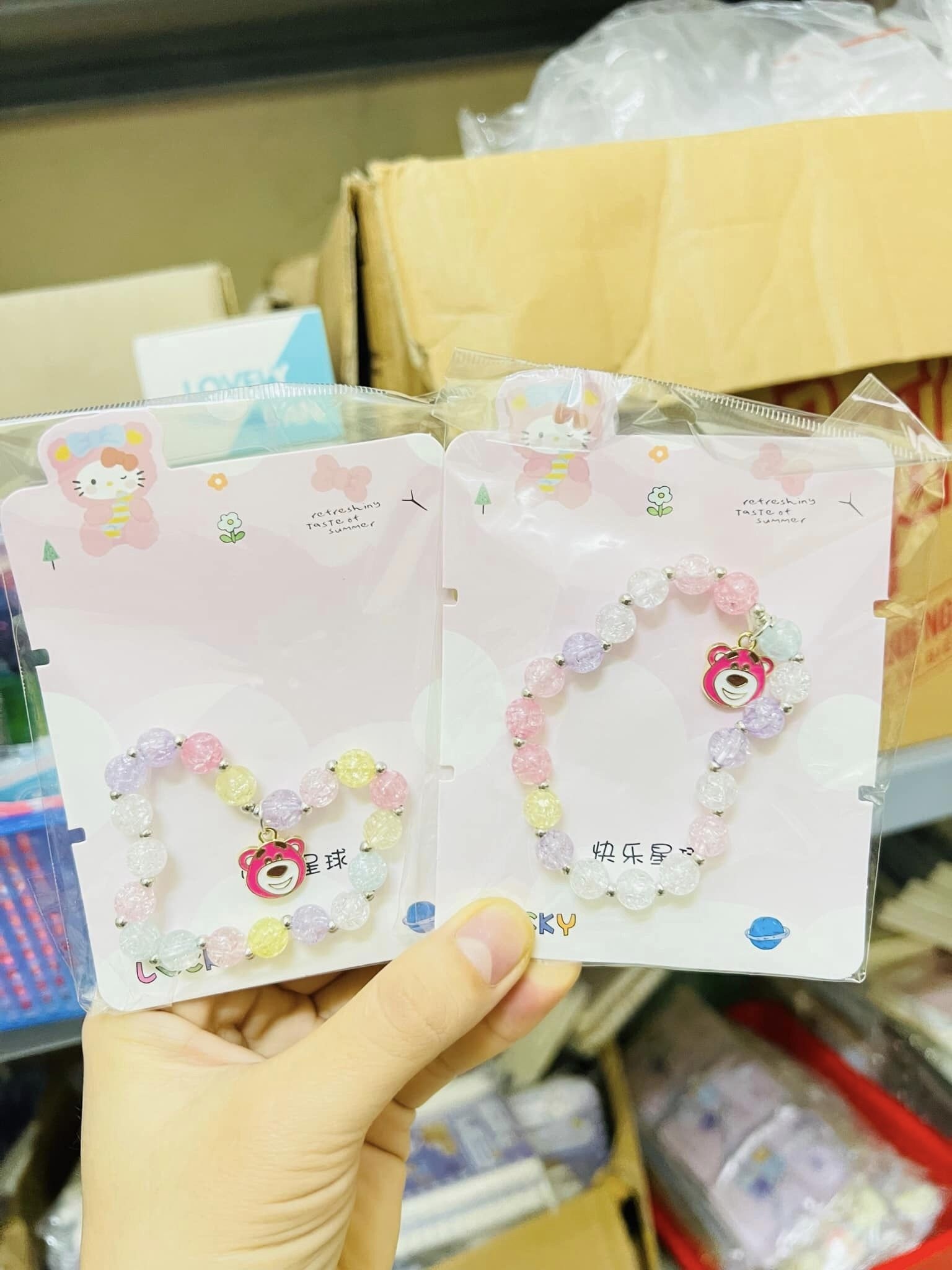 Vòng tay hạt kèm charm Lucky